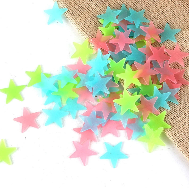 100 Adesivos de Parede Luminosos - Crie Um Céu Estrelado Mágico no Quarto do Seu Filho!
